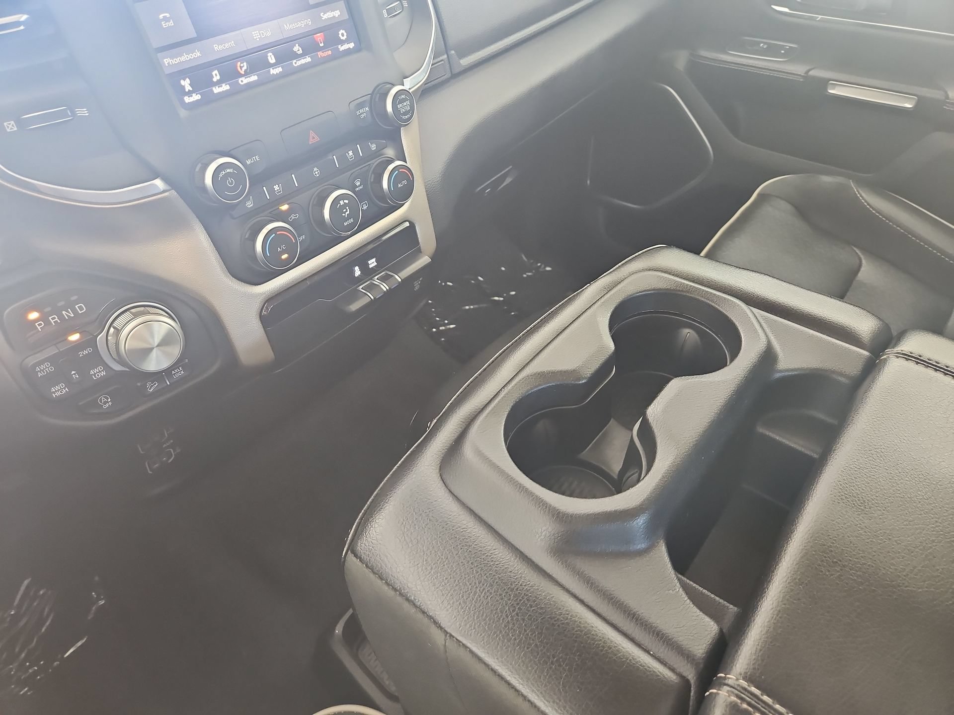 Used 2019 RAM 1500 Laramie w/ Off Road Group AWD/4WD image 14