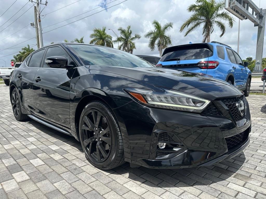 Used 2023 Nissan Maxima SR w/ Sport Mat Group FWD image 1