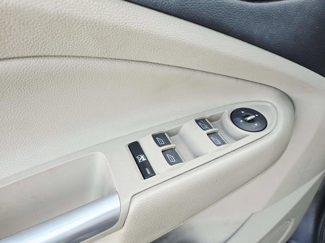 Used 2013 Ford Escape SEL image 34