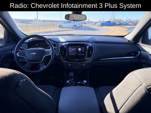 Used 2023 Chevrolet Traverse LT image 7