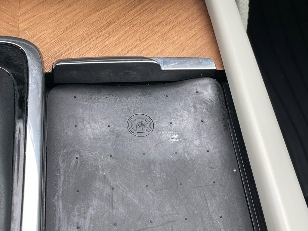 Used 2022 Volvo XC90 T6 Momentum w/ Advanced Package image 18