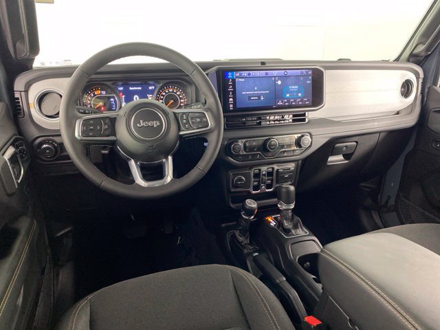 Used 2026 Jeep Wrangler Unlimited Sahara AWD/4WD image 20