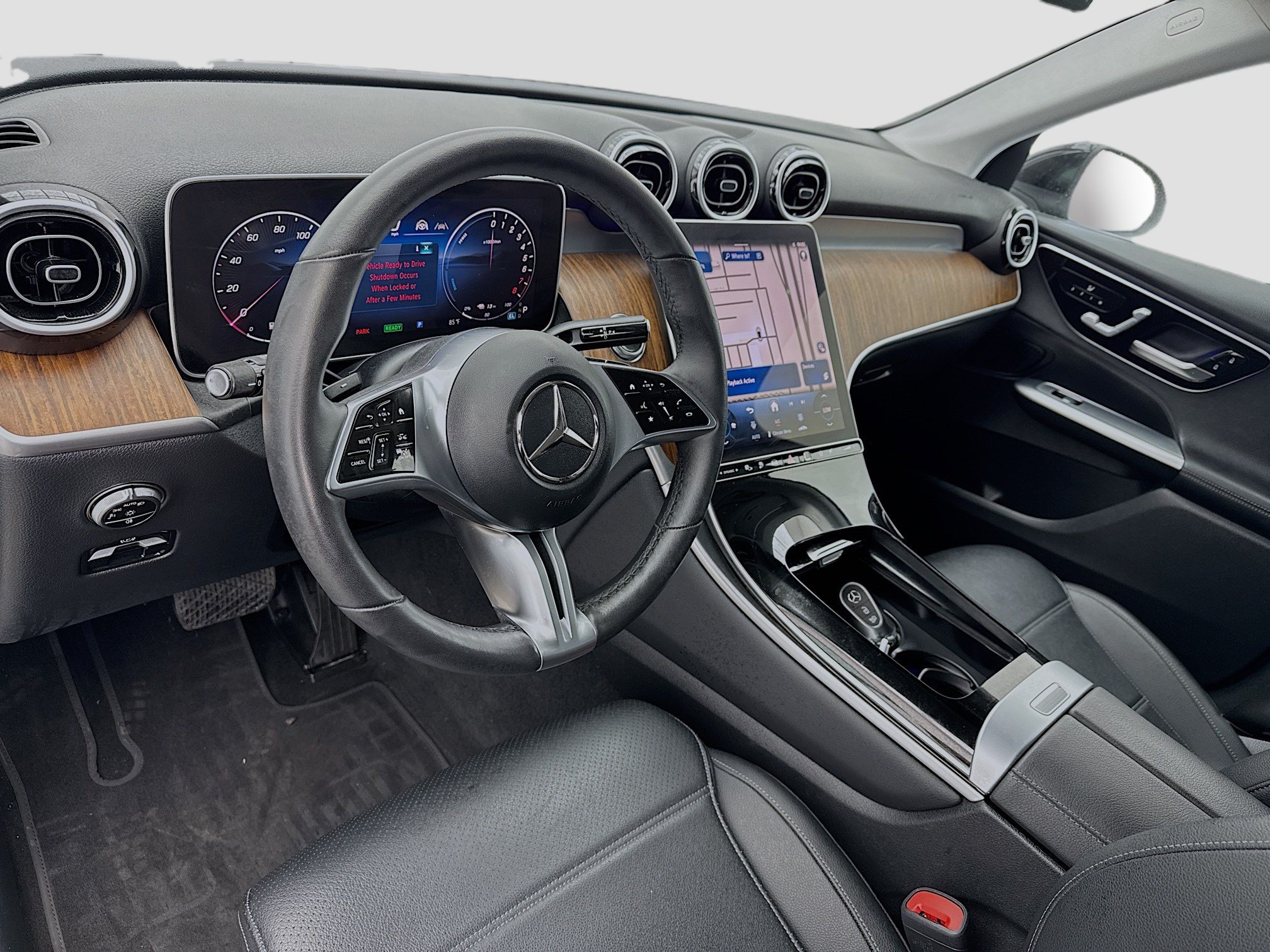 Used 2025 Mercedes-Benz GLC 350e 4MATIC image 7