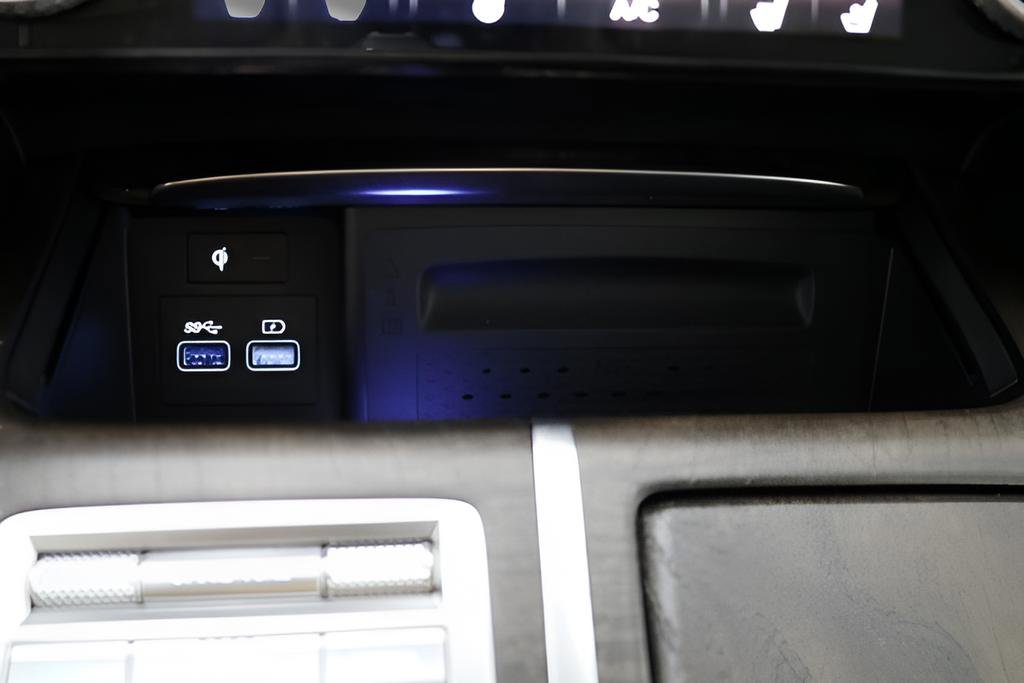 Used 2023 Genesis GV80 2.5T w/ Prestige Package image 28