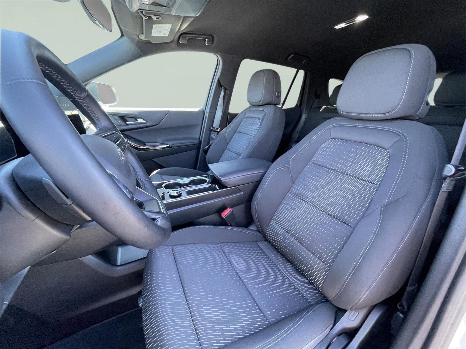 Used 2026 Chevrolet Equinox LT w/ Midnight Edition image 13