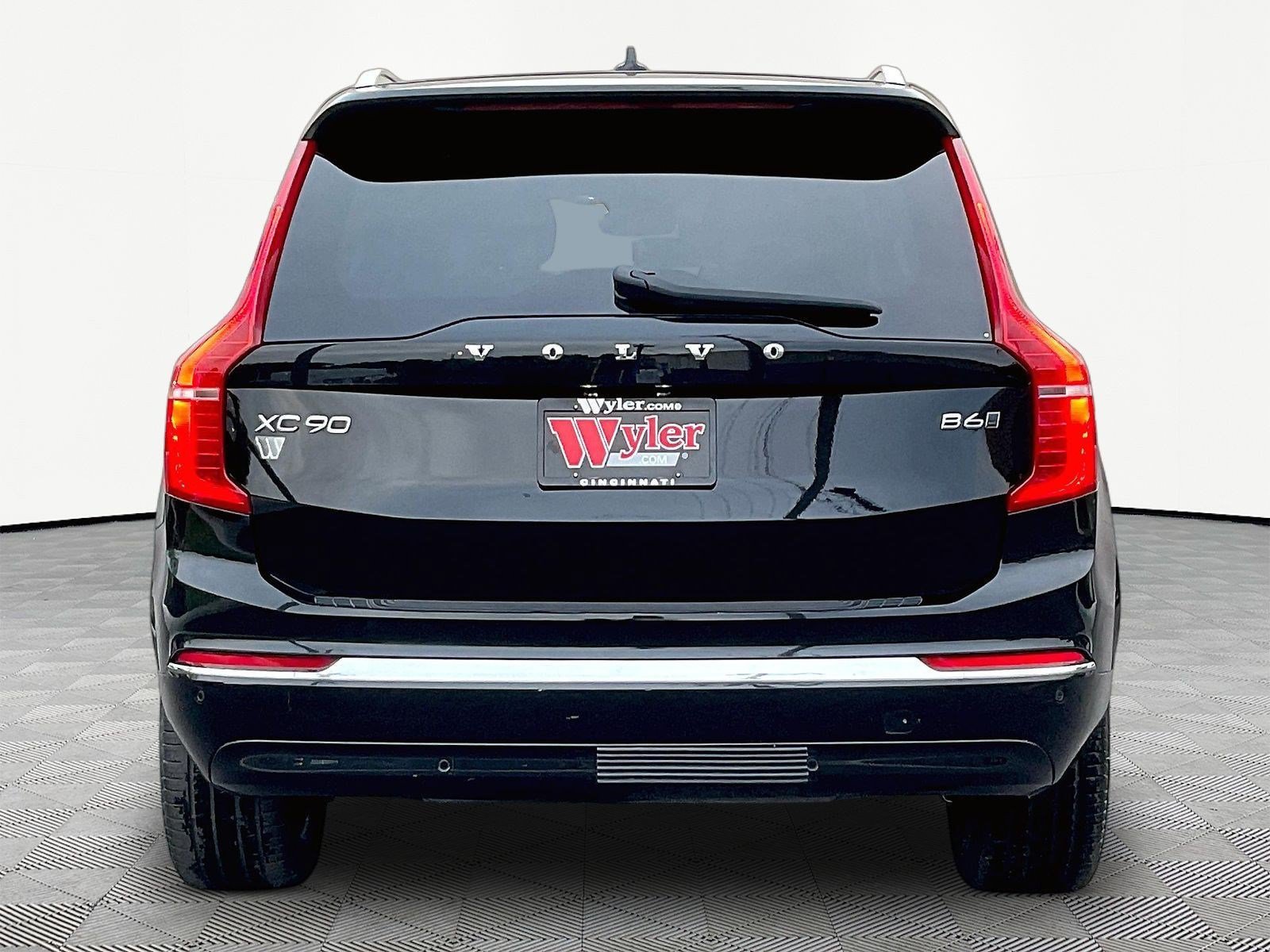 Used 2023 Volvo XC90 B6 Plus w/ Protection Package AWD/4WD image 5