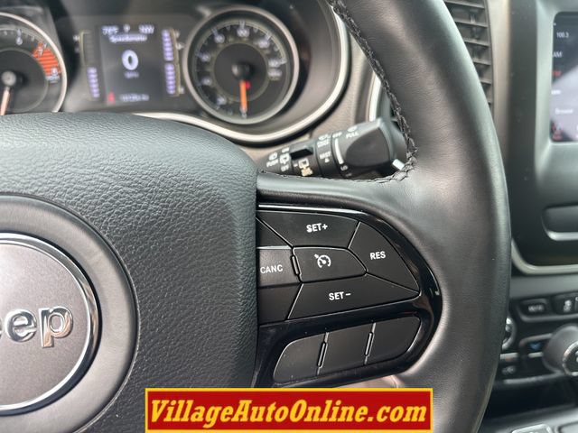 Used 2020 Jeep Cherokee Latitude Plus AWD/4WD image 27