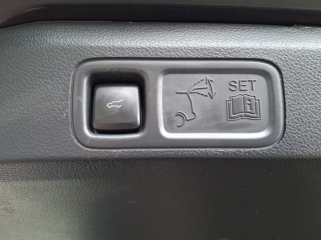 Used 2023 Ford Expedition XLT AWD/4WD image 32