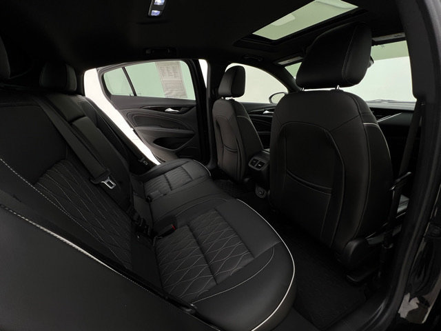 Used 2019 Buick Regal Avenir w/ Driver Confidence Package II FWD image 14
