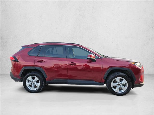 Used 2021 Toyota RAV4 XLE w/ Convenience Package FWD image 4