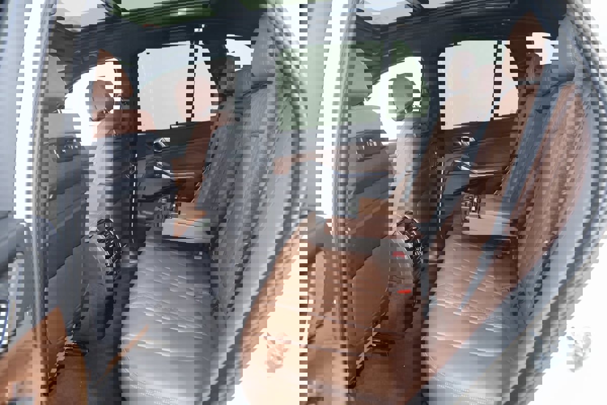 Used 2023 BMW X5 M50i w/ Executive Package image 54