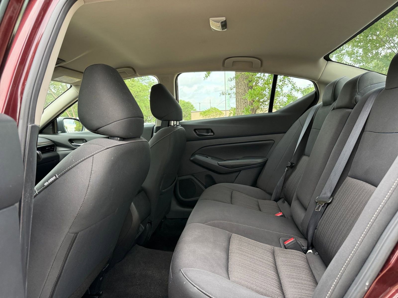 Used 2025 Nissan Altima 2.5 SV image 25