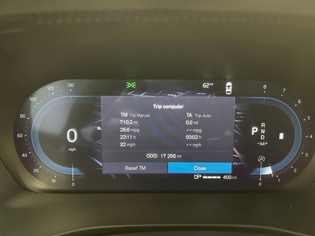 Used 2025 Volvo XC40 B5 Core AWD/4WD image 11