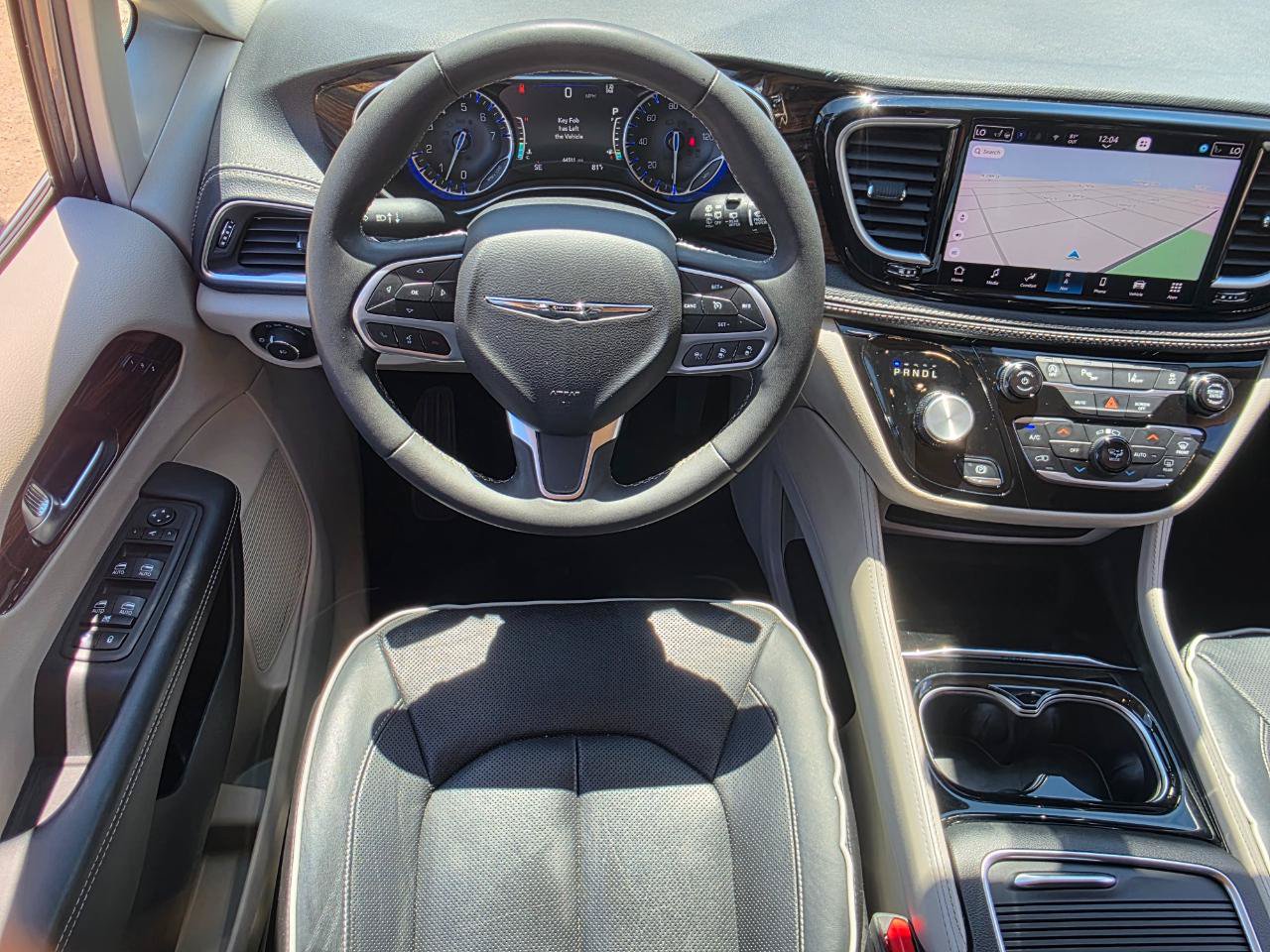 Used 2023 Chrysler Pacifica Limited FWD image 15