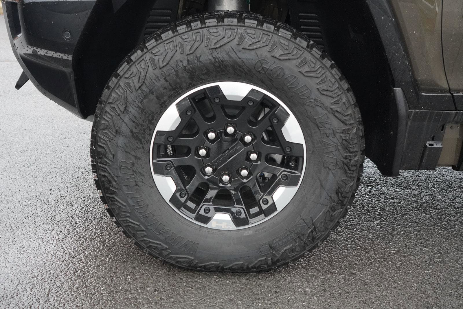 New 2024 GMC Hummer EV 2X w/ Extreme Off-Road Package image 10