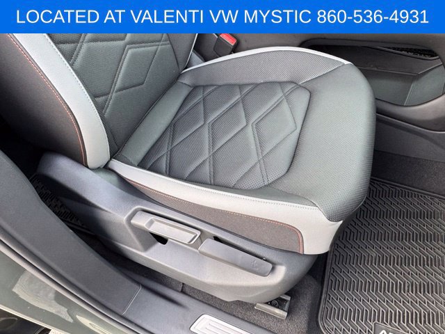Certified 2025 Volkswagen Atlas Peak Edition SE AWD/4WD image 31