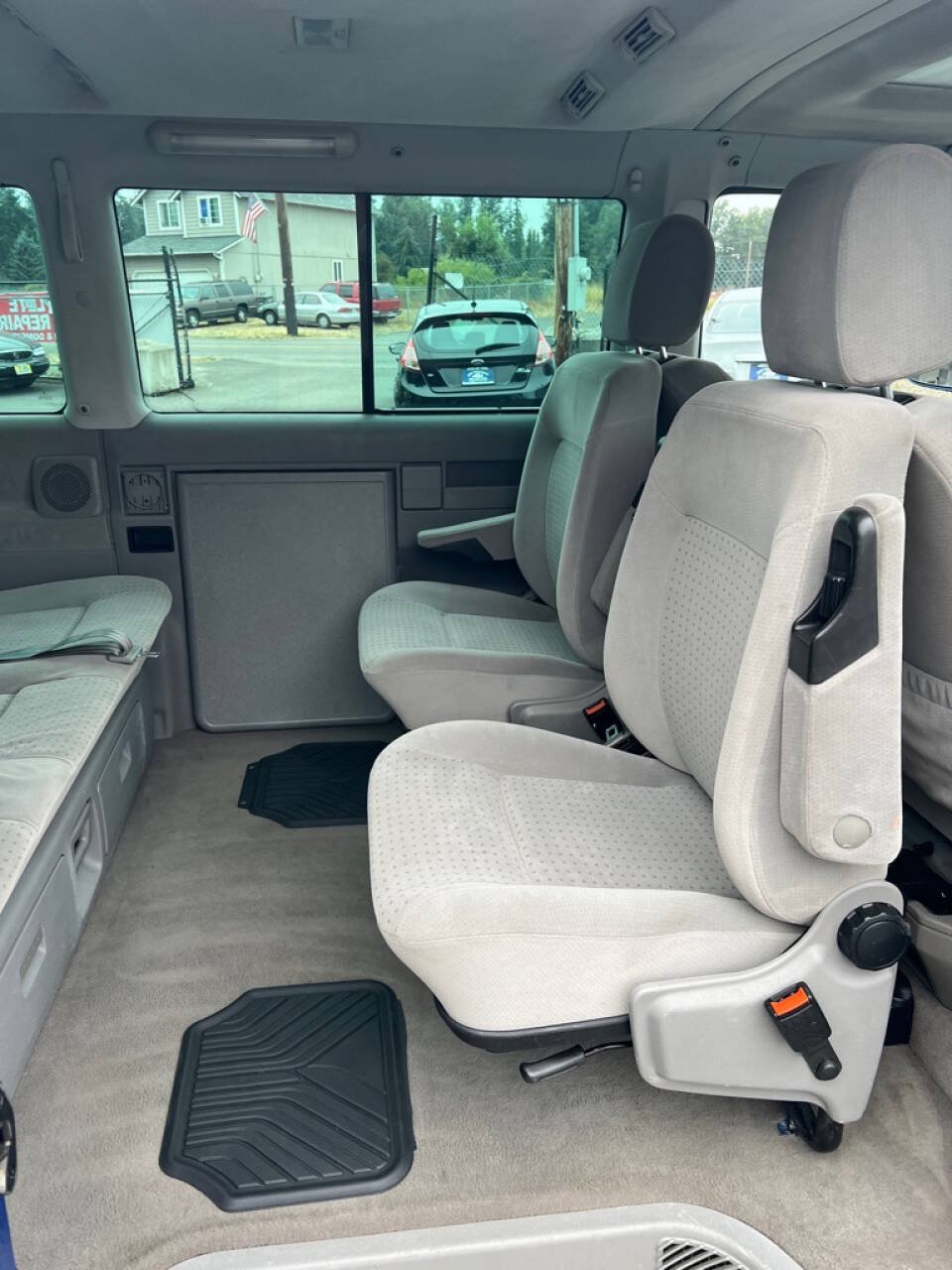 Used 2003 Volkswagen Eurovan MV FWD image 15