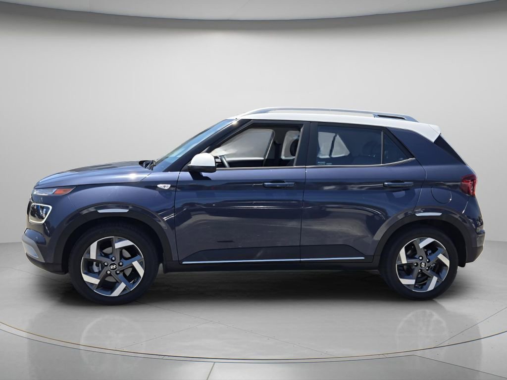Certified 2024 Hyundai Venue Limited FWD image 3
