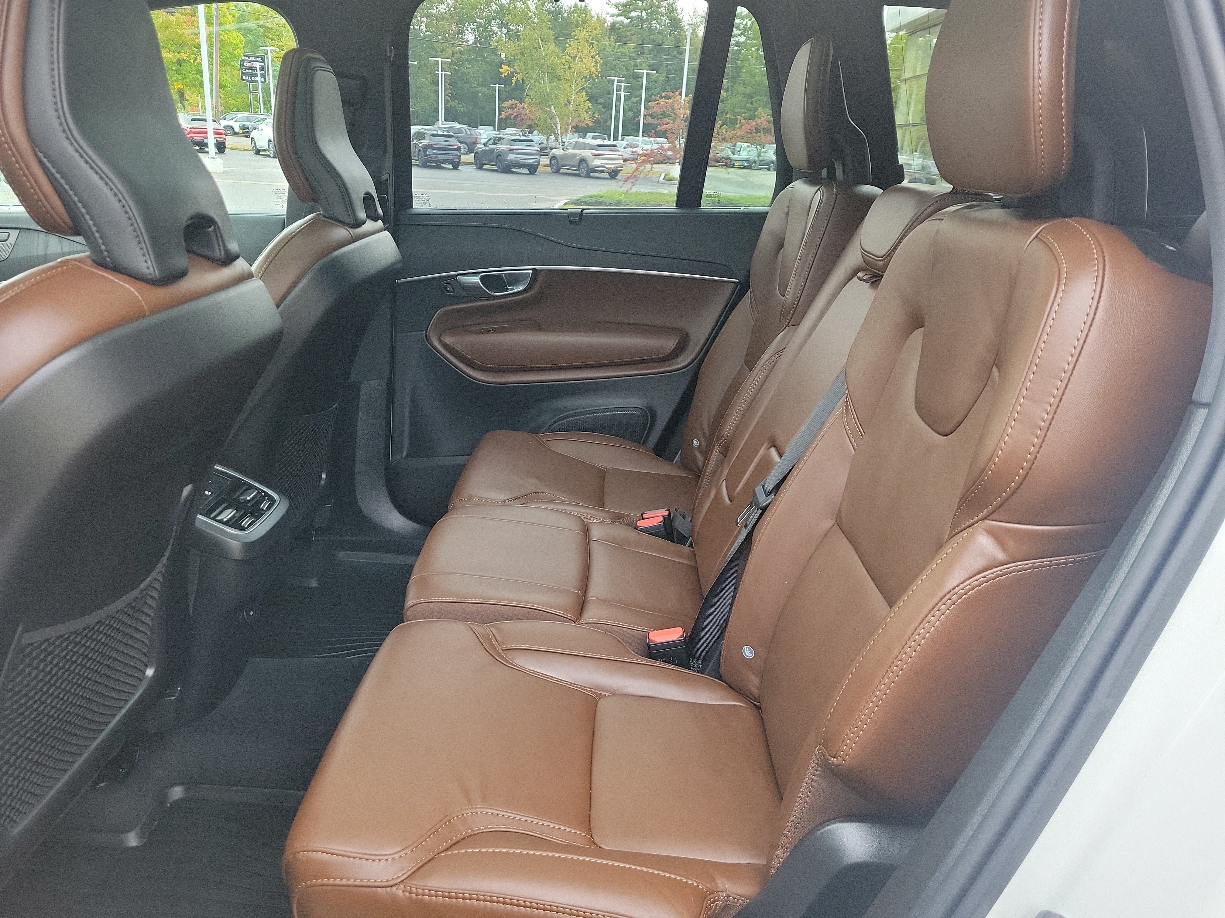 Used 2025 Volvo XC90 B6 Ultra AWD/4WD image 29