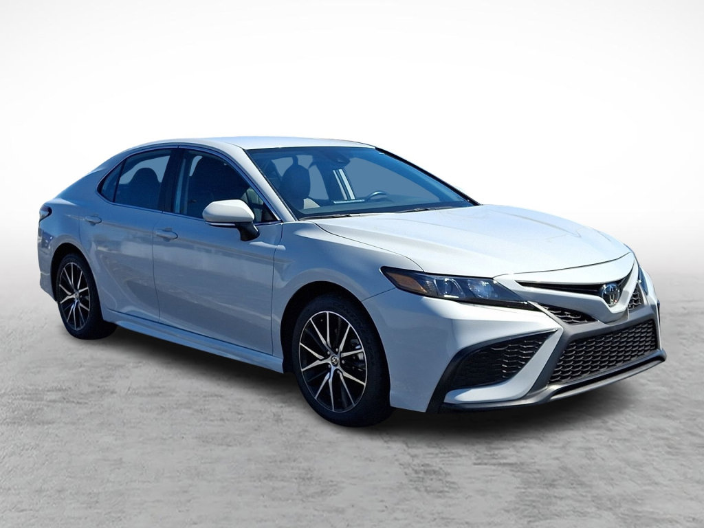 Used 2024 Toyota Camry SE image 7