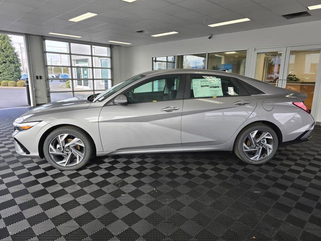 New 2026 Hyundai Elantra Limited image 8