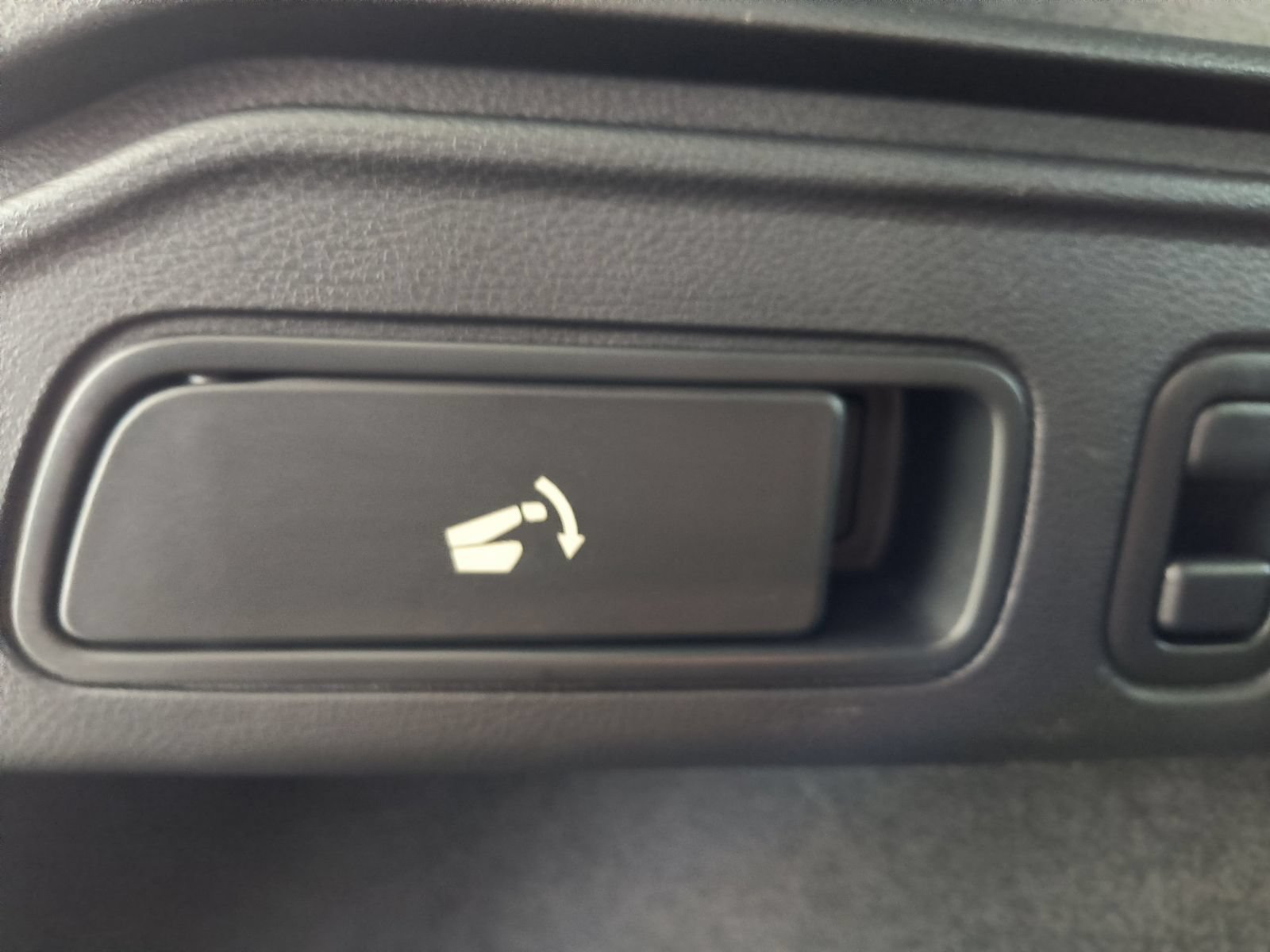 Used 2019 INFINITI QX50 Essential w/ Sensory Package FWD image 36