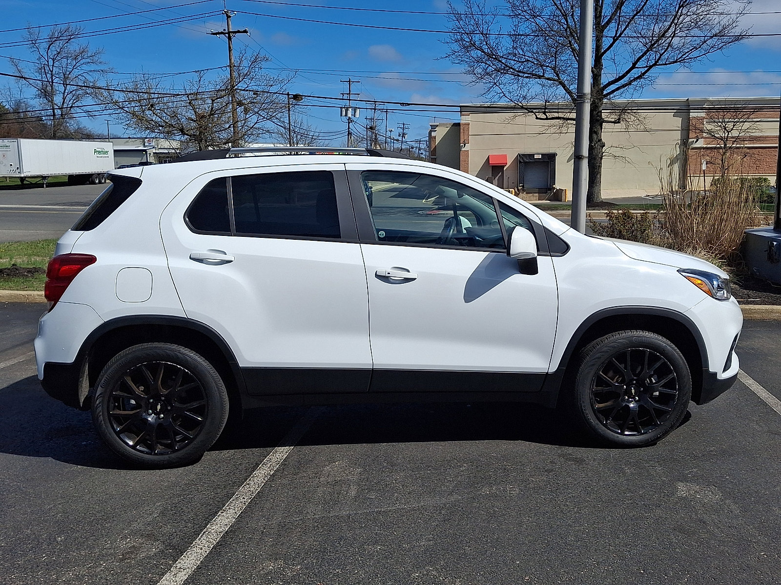 Used 2022 Chevrolet Trax LT w/ Sport Edition image 8
