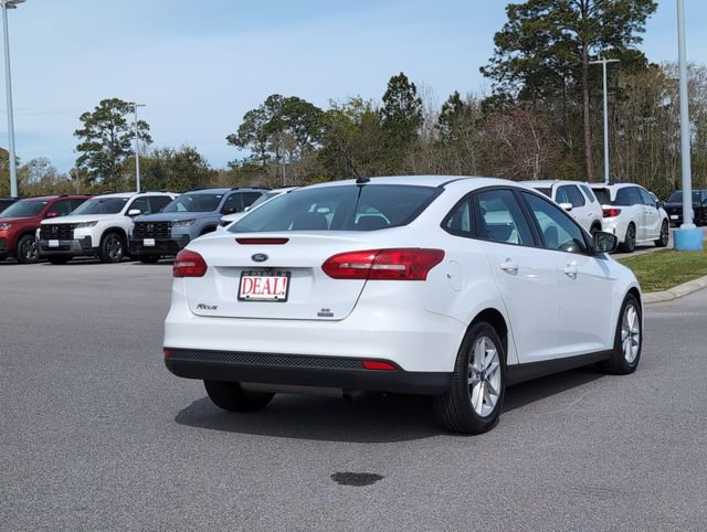 Used 2018 Ford Focus SE image 3