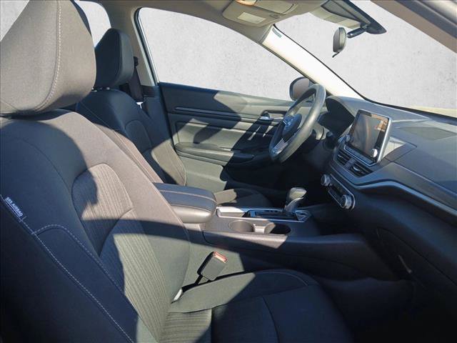 Used 2025 Nissan Altima 2.5 SV FWD image 23