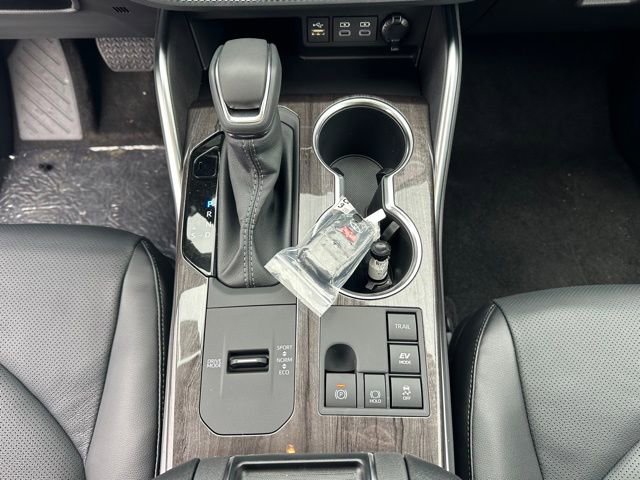 New 2026 Toyota Highlander Platinum image 17