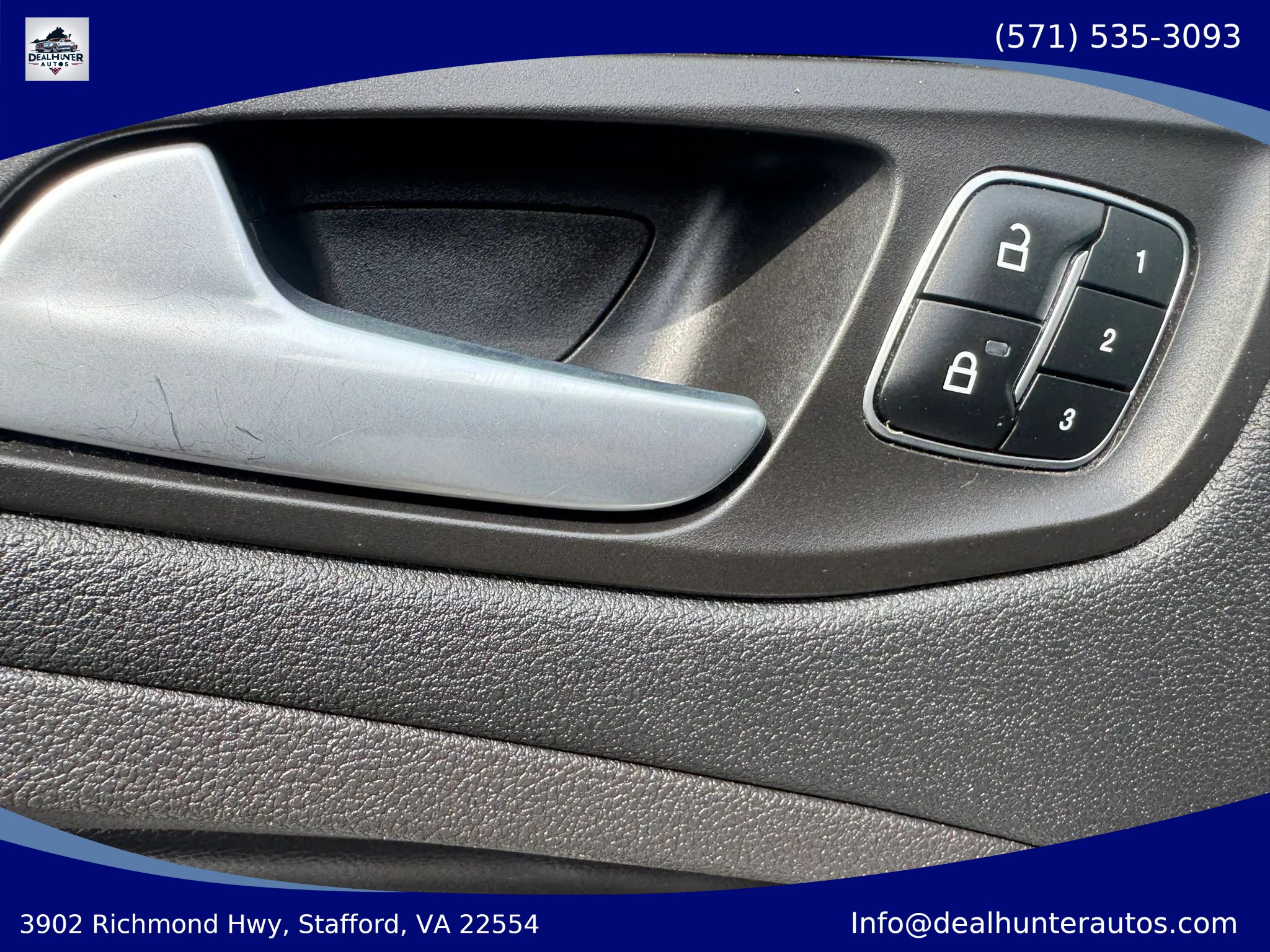 Used 2017 Ford Escape Titanium AWD/4WD image 22