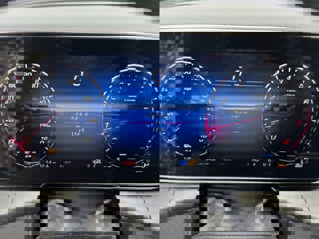 Used 2025 Mercedes-Benz GLC 300 4MATIC image 25