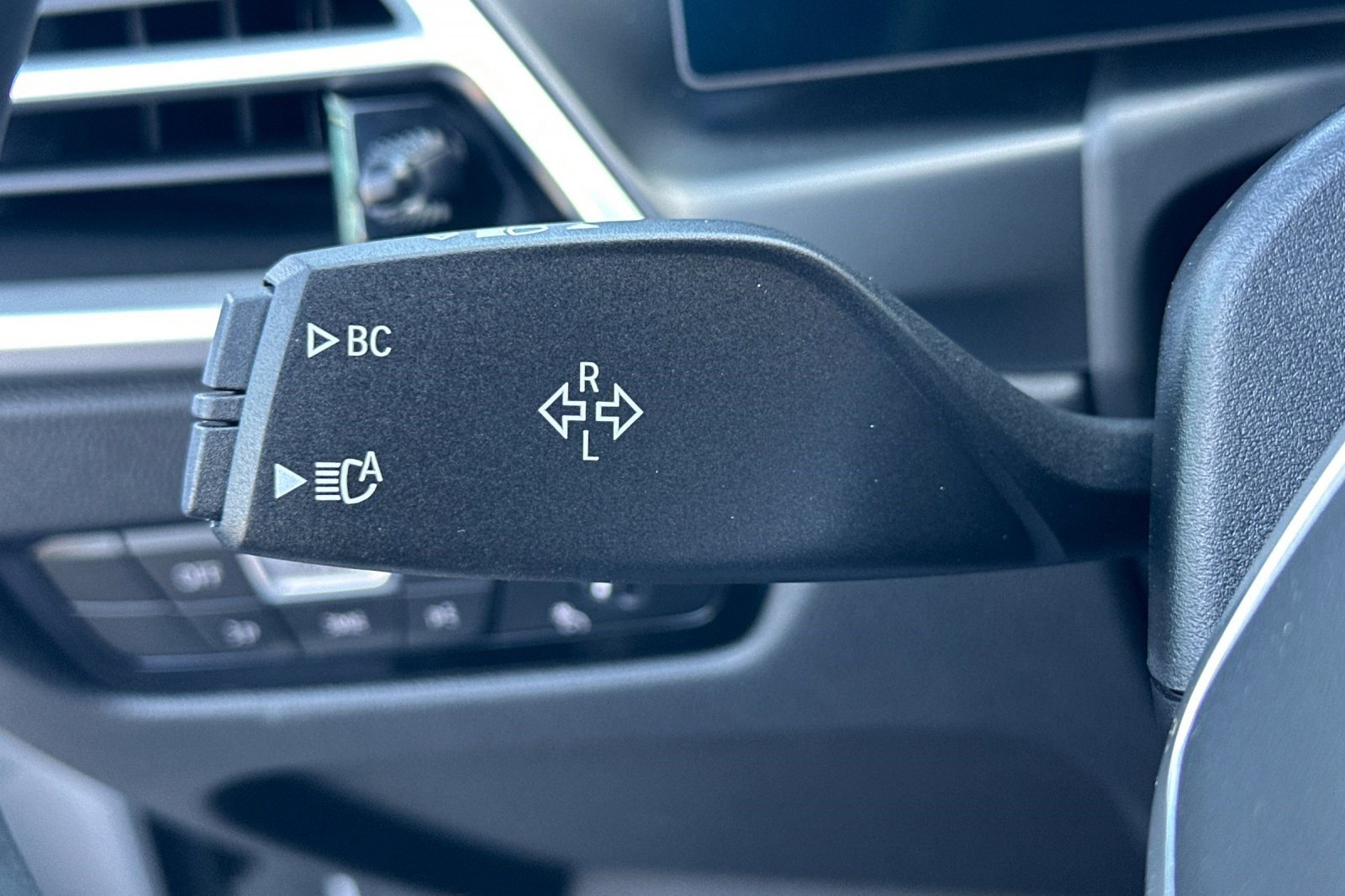 Used 2025 BMW i4 eDrive40 image 32