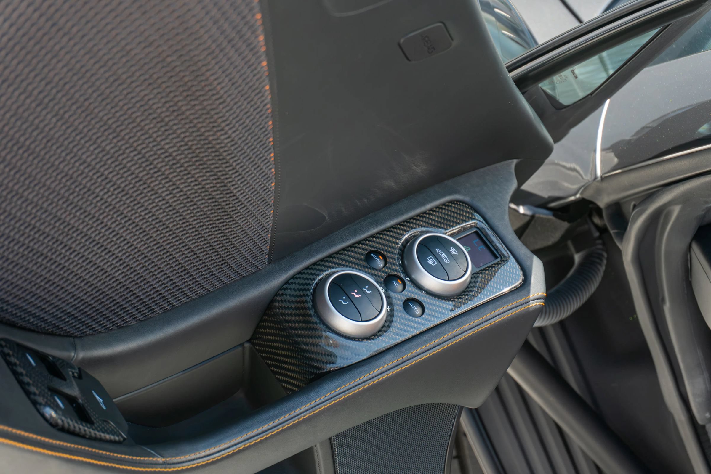 Used 2014 McLaren MP4-12C Spider RWD image 60