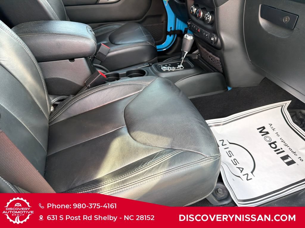 Used 2018 Jeep Wrangler Unlimited Sahara AWD/4WD image 36
