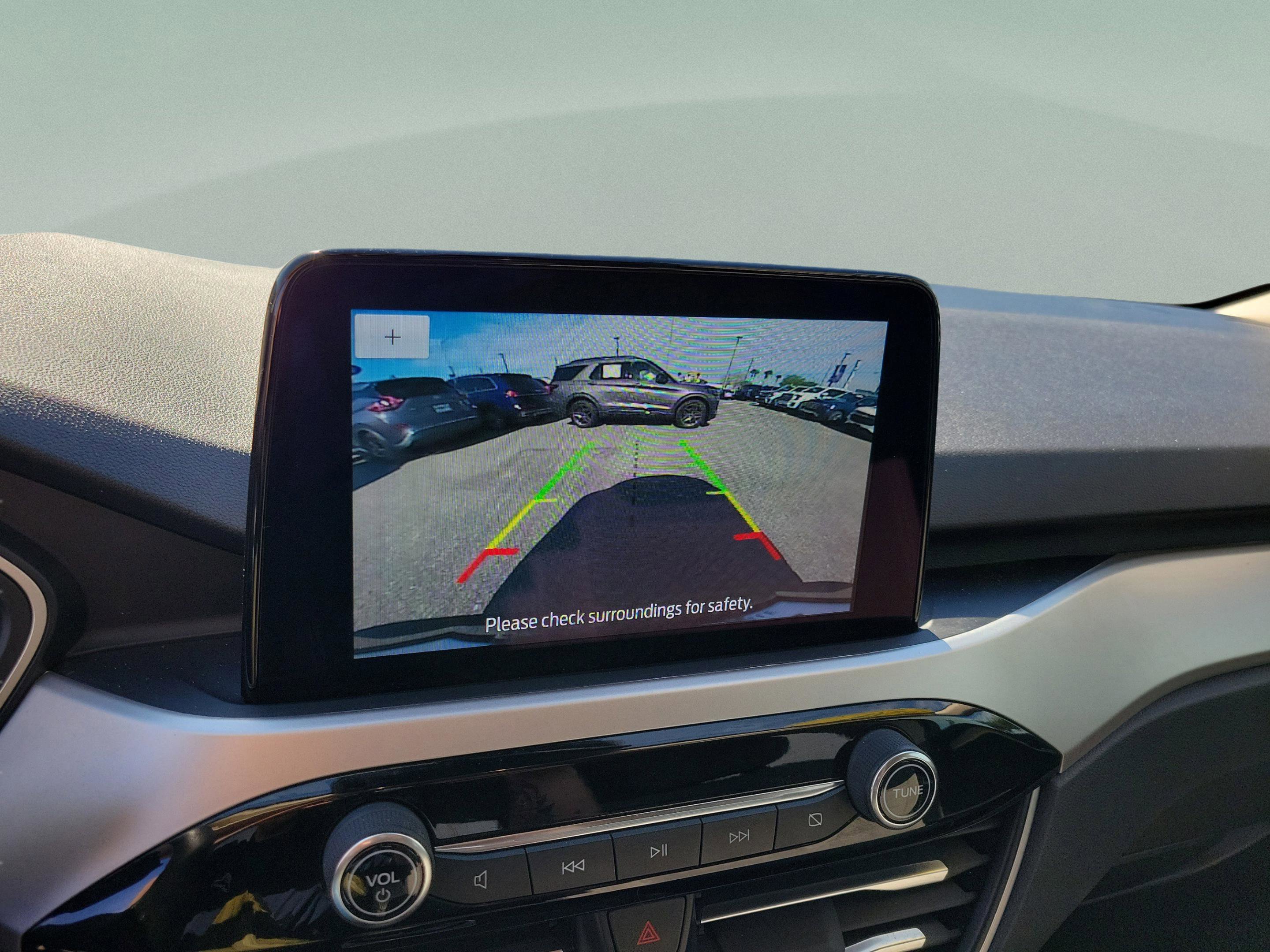 Used 2020 Ford Escape SE image 17