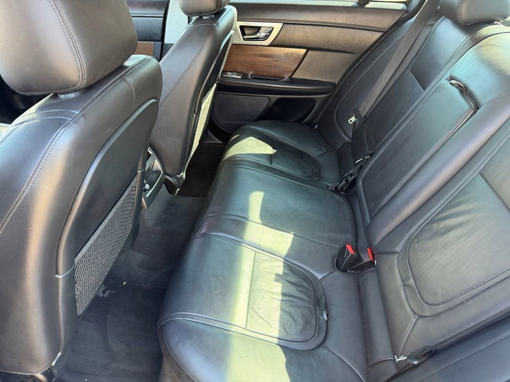 Used 2014 Jaguar XF 3.0 image 11