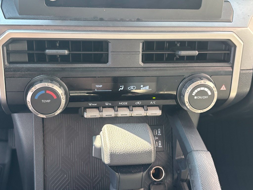 Used 2025 Toyota 4Runner SR5 AWD/4WD image 14