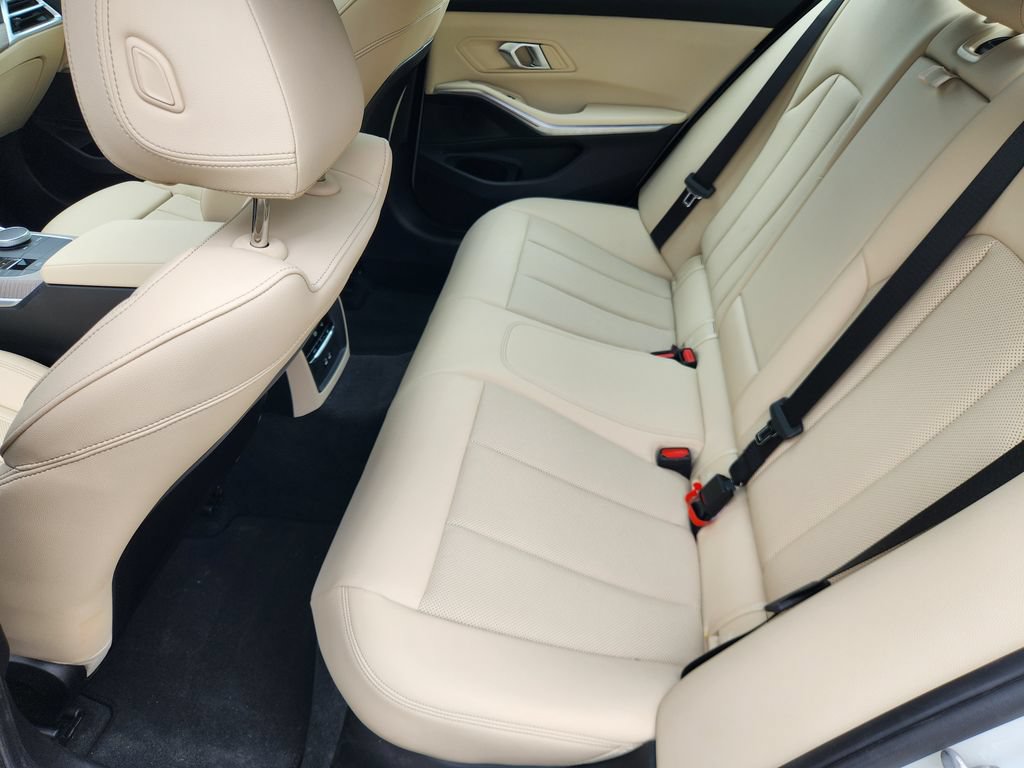 Used 2026 BMW 330i xDrive Sedan w/ Premium Package AWD/4WD image 11