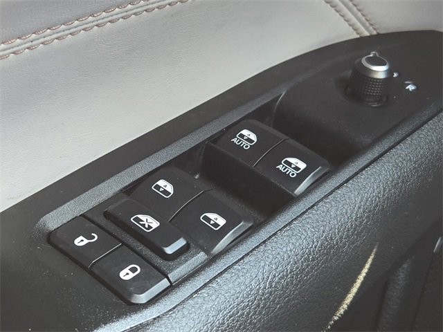 Used 2022 Jeep Compass Limited w/ Sun and Sound Group image 28