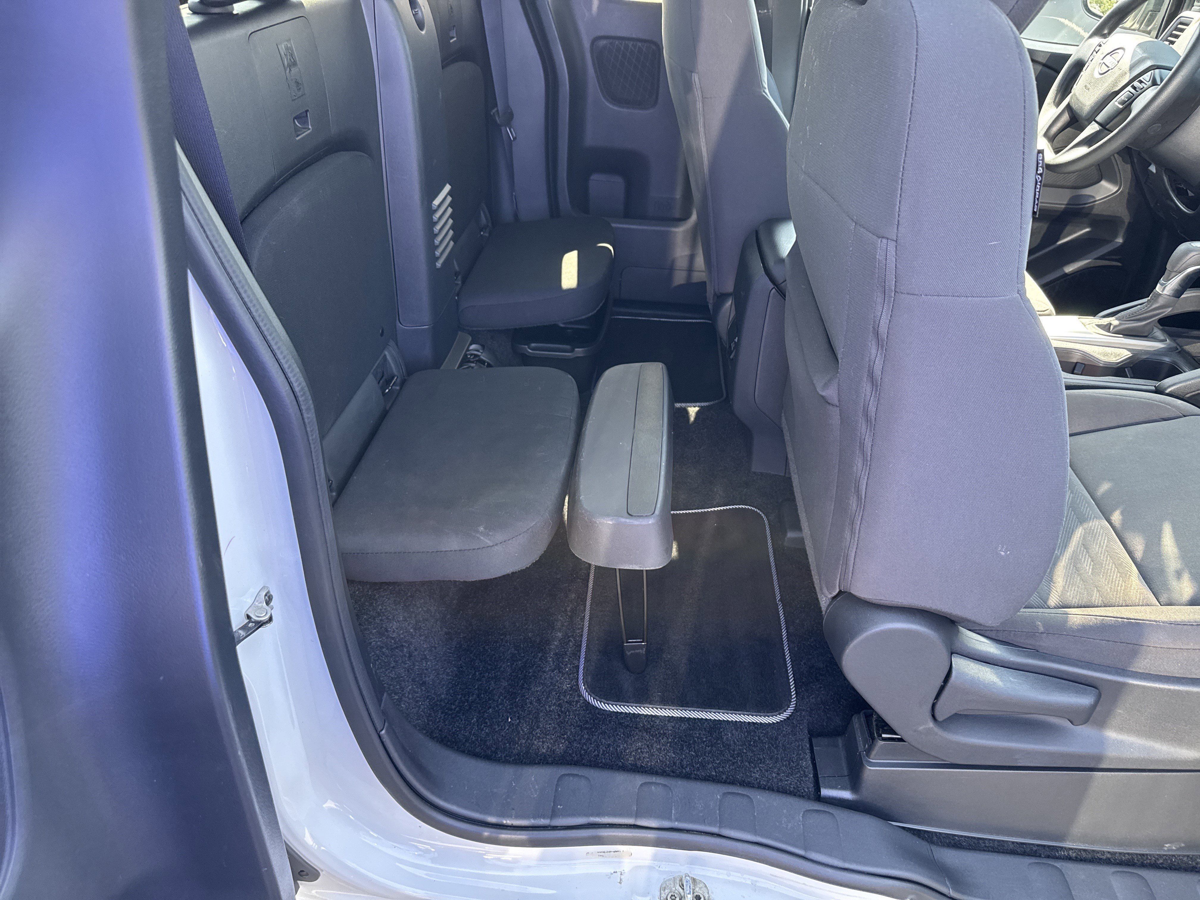 Used 2024 Nissan Frontier S w/ S Utility Package image 56