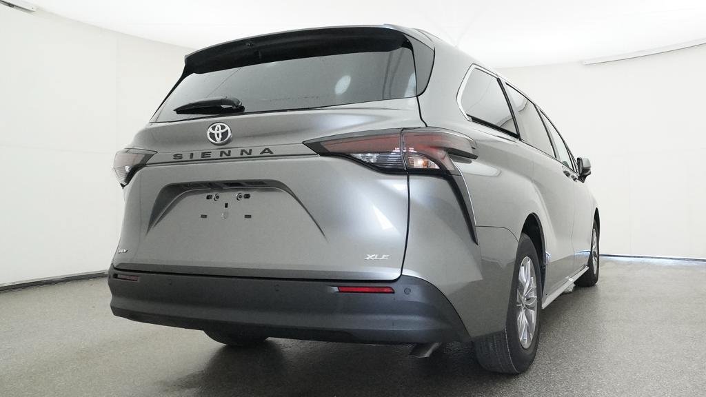 New 2026 Toyota Sienna XLE FWD image 21