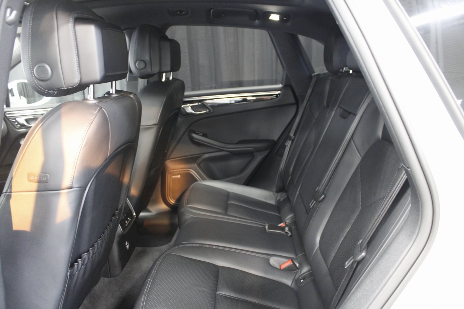 Certified 2025 Porsche Macan image 21