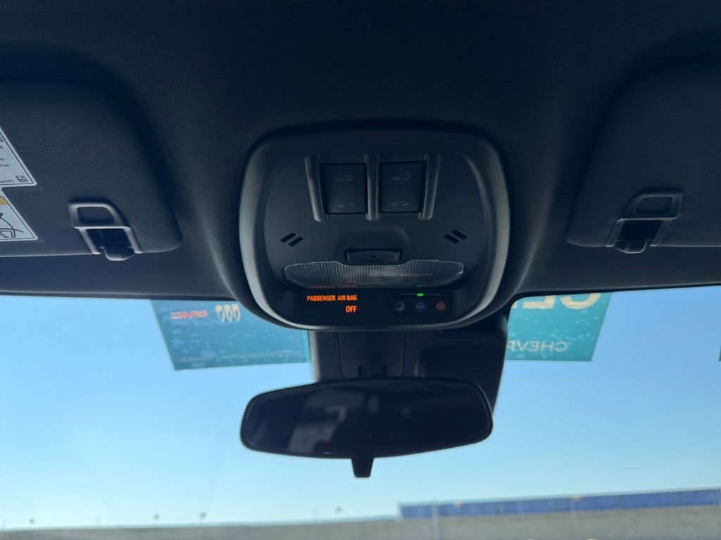Certified 2025 Chevrolet Trax RS w/ Sunroof Package image 24