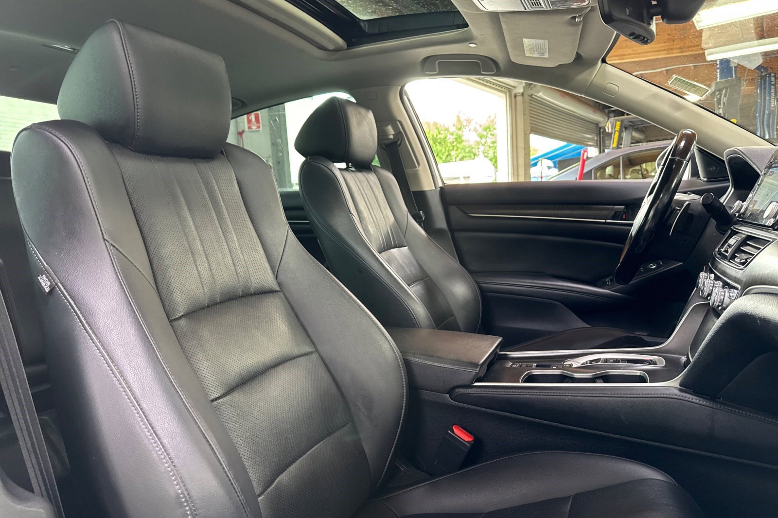 Used 2022 Honda Accord Touring image 32