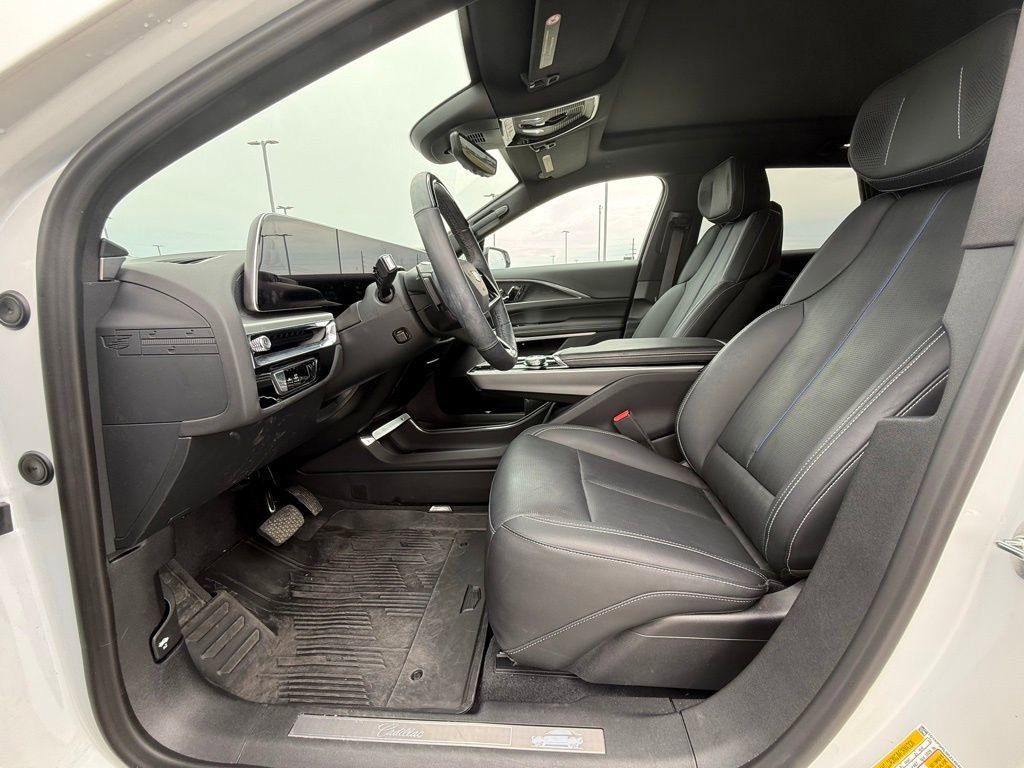 Certified 2024 Cadillac Lyriq Luxury w/ LPO, Floor Liner Package AWD/4WD image 30