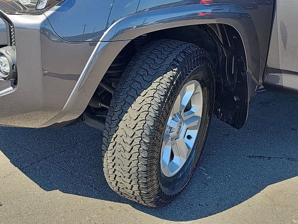 Used 2023 Toyota 4Runner SR5 AWD/4WD image 34