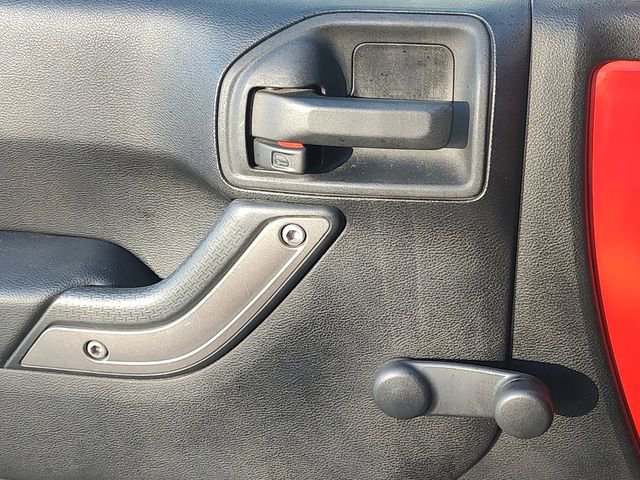 Used 2013 Jeep Wrangler Unlimited Sport w/ Connectivity Group image 21