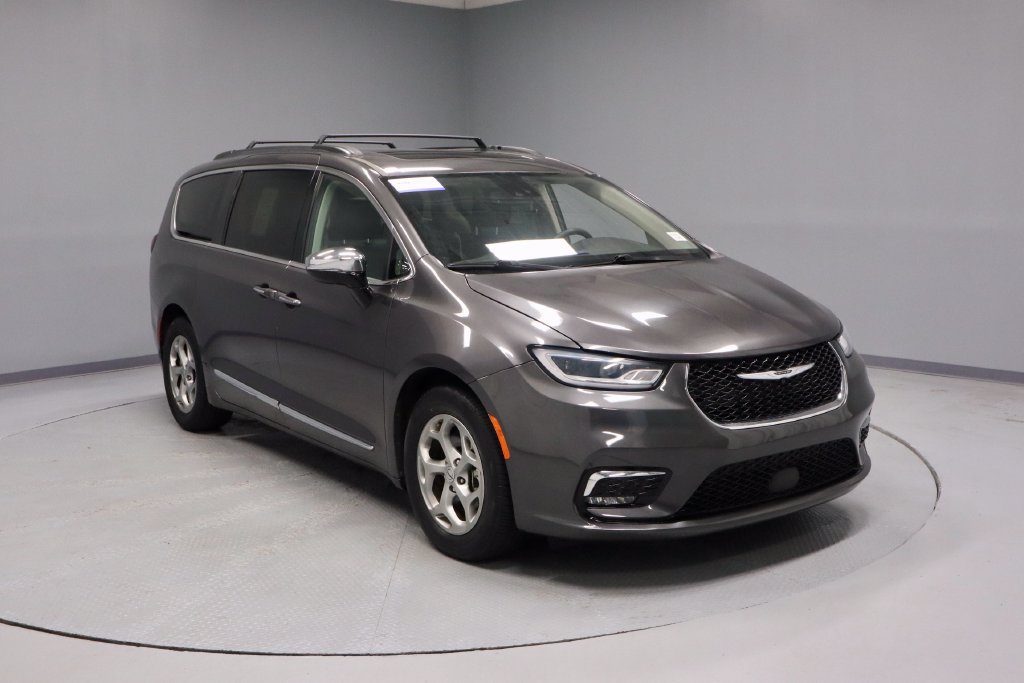 Used 2023 Chrysler Pacifica Limited