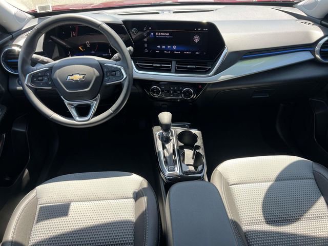 Used 2024 Chevrolet Trax LT w/ Driver Confidence Package FWD image 14